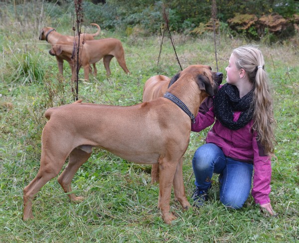 Donjuan kissing Enzis sister, Bintiye also ;-)